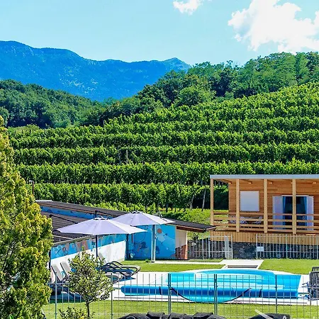 Saxida Wine Estate Kompleks wypoczynkowy Zalosce