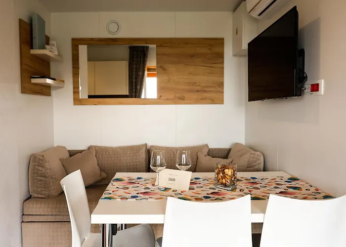 Saxida Wine Estate Vakantiepark Zalosce